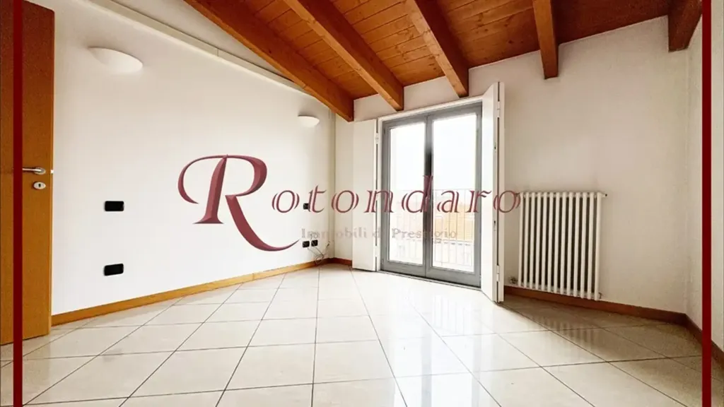 Toad - Mansarded Flat with Balcony in Milan