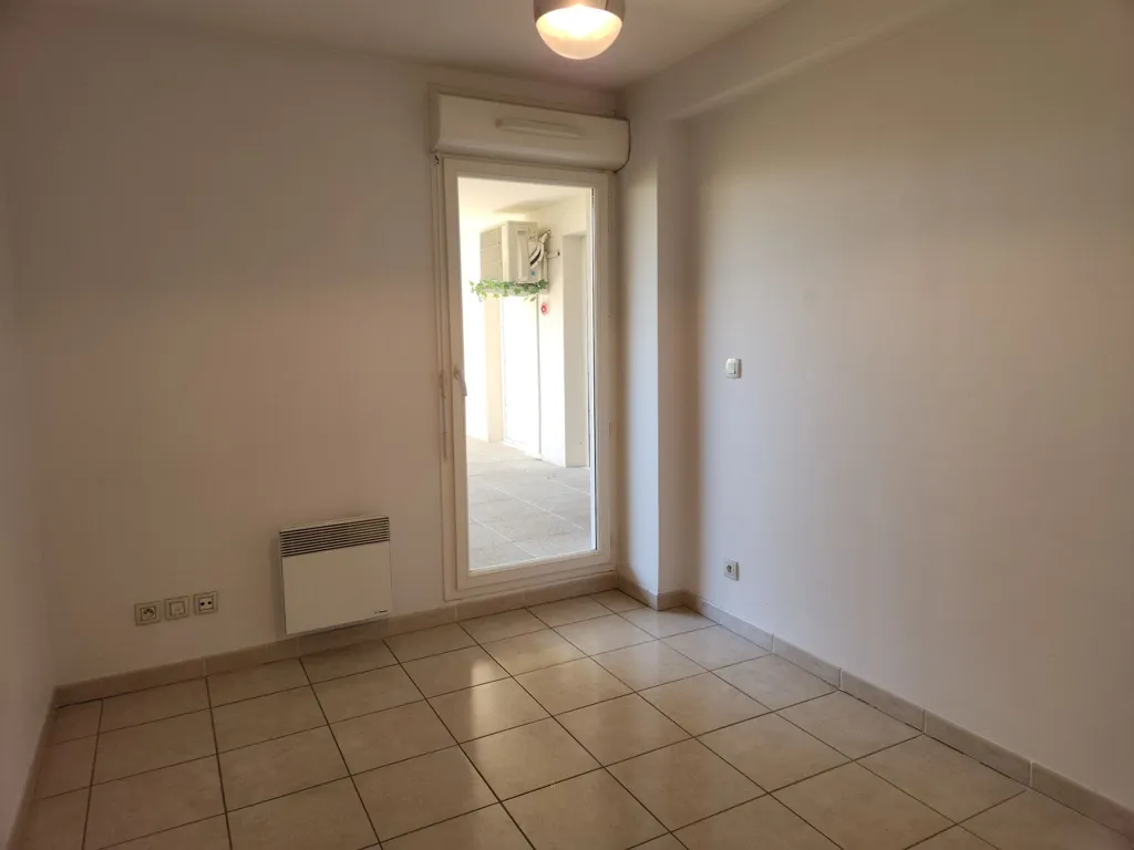 Pièces - Appartement avec Terrasse et Parking près de l'Université