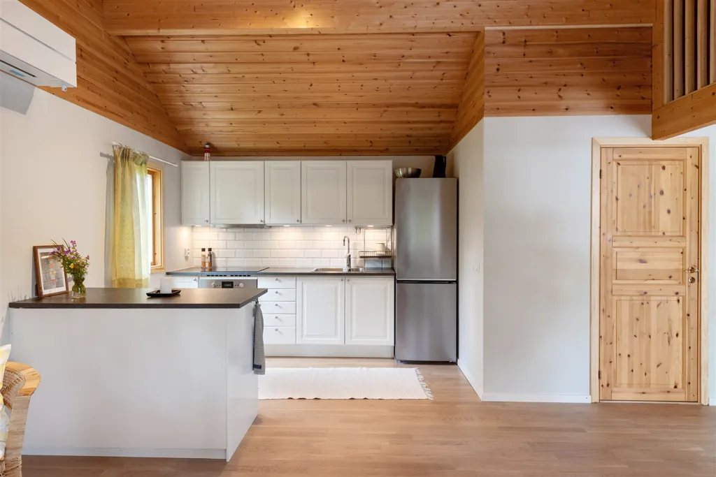 Kitchen - Renovated Holiday Home with Boat Access in Båtsviken