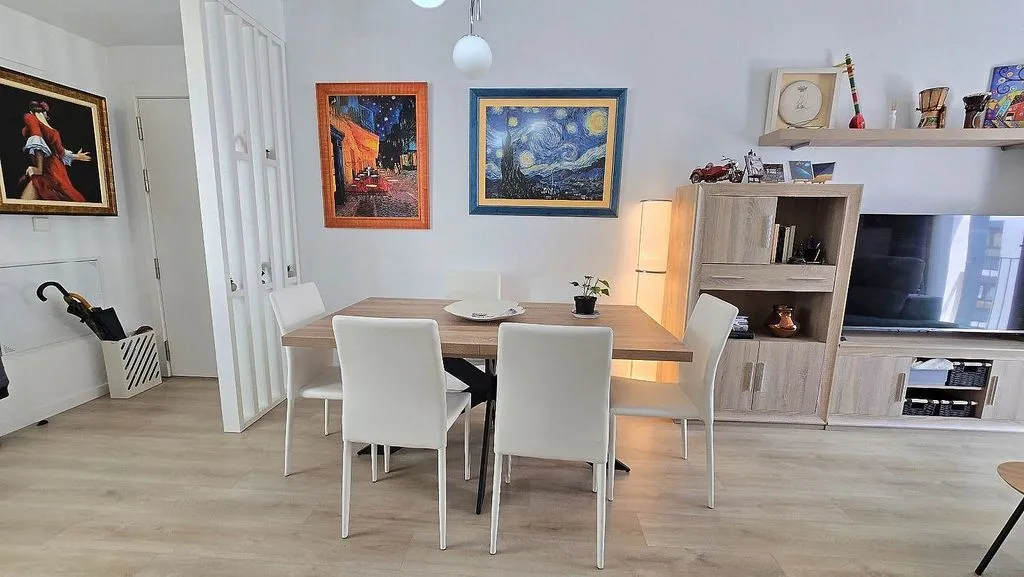 Söögituba - Modern Flat with Terrace in Parque Mediterráneo