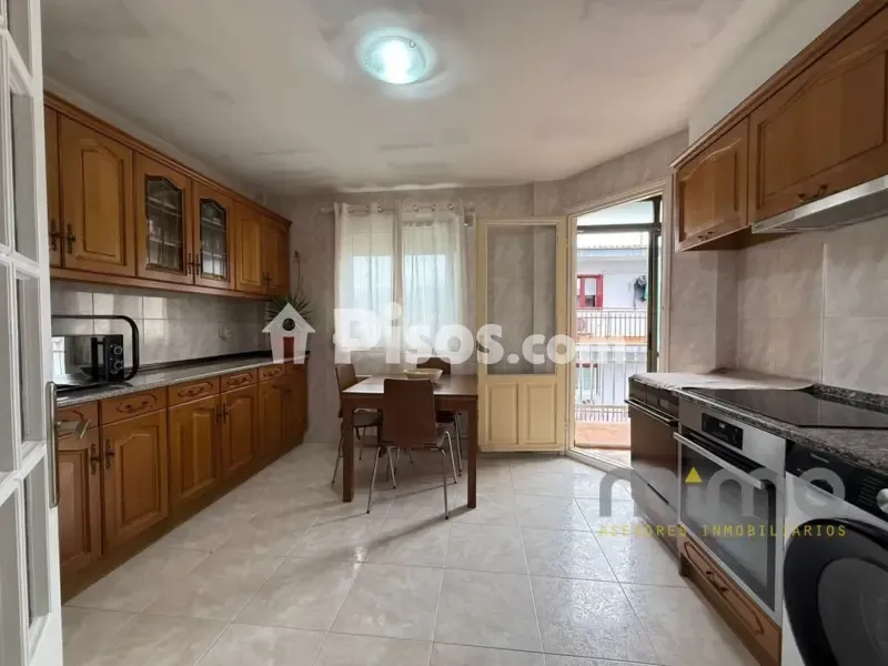 Cuisine - Spacious Apartment with Balcony in Irún