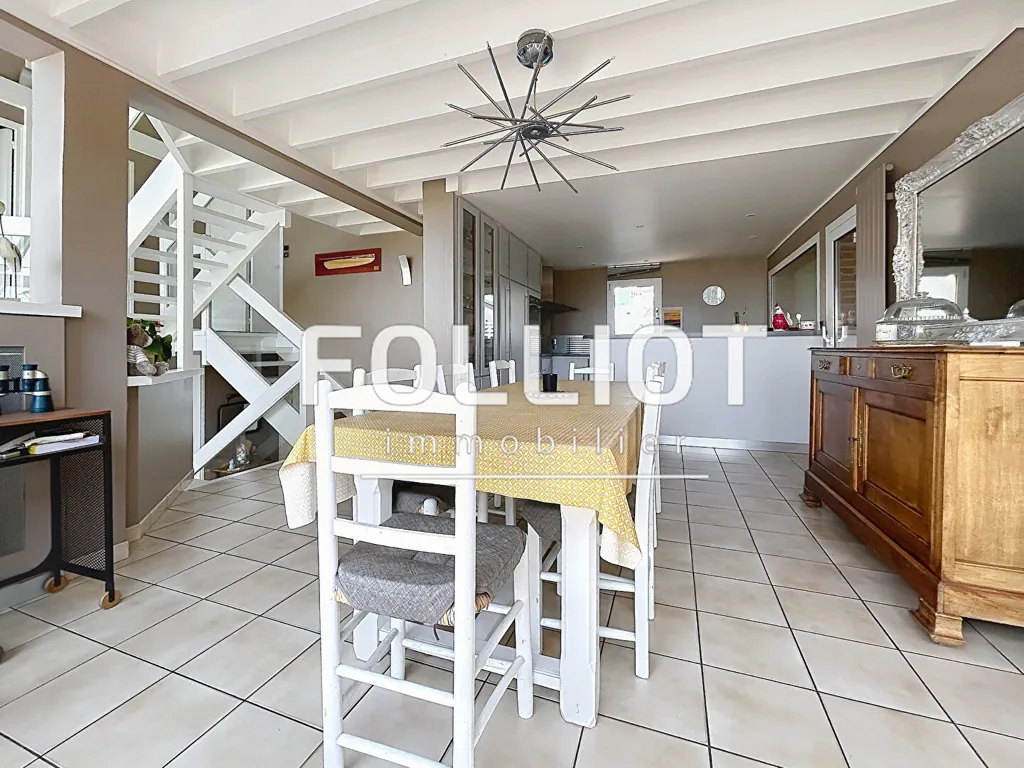 Sala da pranzo - Architect's House with Sea View in Granville
