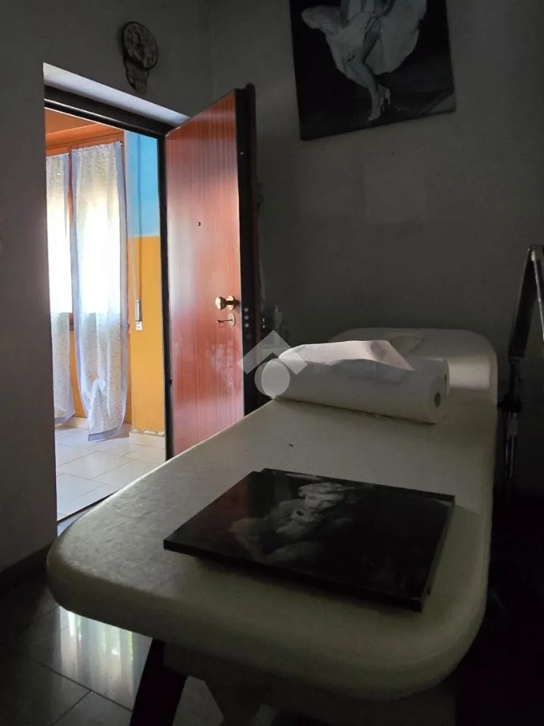 Magamistoad - Commercial Unit with High Footfall in Cinisello Balsamo