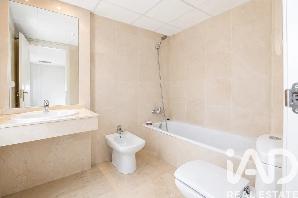 Salles de bain - 2-Bed Apartment with South Terrace in Río Real Golf, Marbella