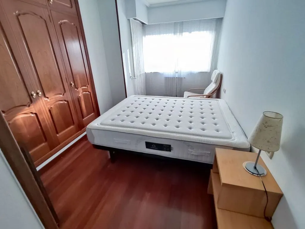 Chambres - 2-Bedroom Apartment with Garage in Ourense Centre
