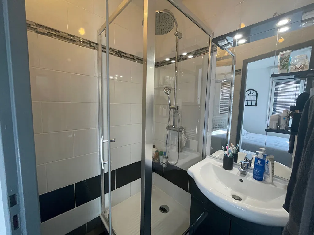 Bagni - T2 Apartment with Balcony in Janneyrias