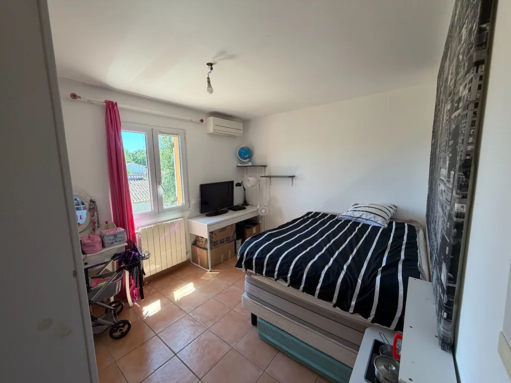 Bedrooms - House with Studio and Garden View in St Maximin