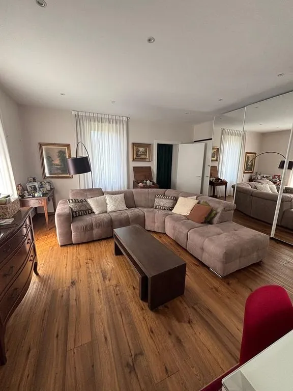 Elutuba - Modernised Semi-detached Villa with Lake View in Verbania