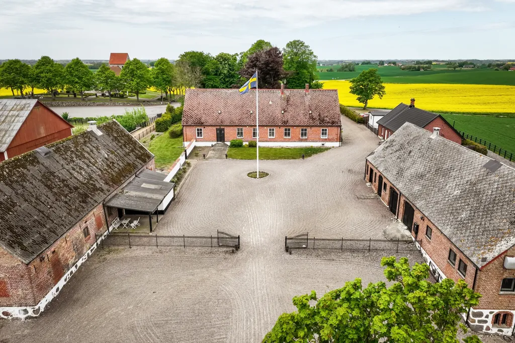 Vue aérienne - Historic Rectory with Equestrian Centre in Skåne