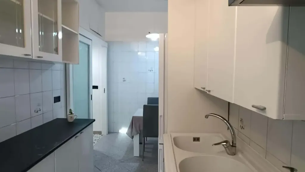 Köök - Bright 2-Bedroom Apartment in Rome