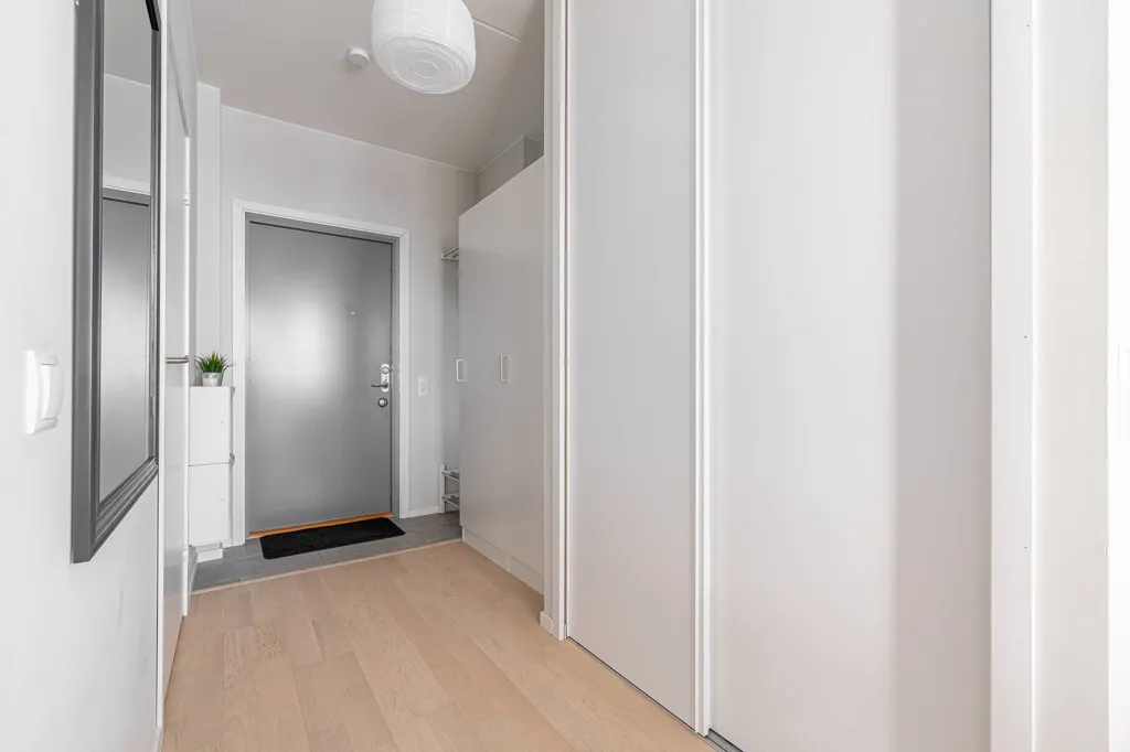 Entrée - Modern Flat with Balcony in Eskilstuna