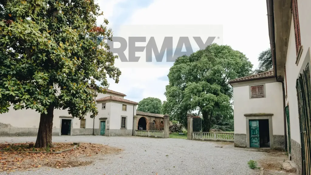 Jardin - Historic Villa with Secluded Garden in Cologne