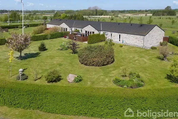 Vue aérienne - Multi-Unit Estate with Lake View in Køge