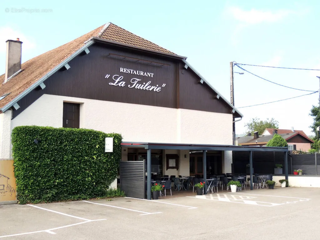 Esterno - Restaurant with Parking in Strategic Location