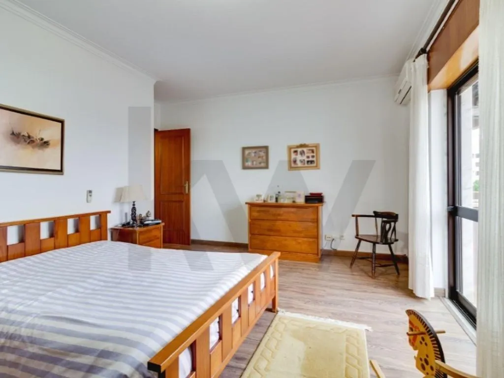 Magamistoad - Luxury Apartment with Multiple Balconies in Alverca