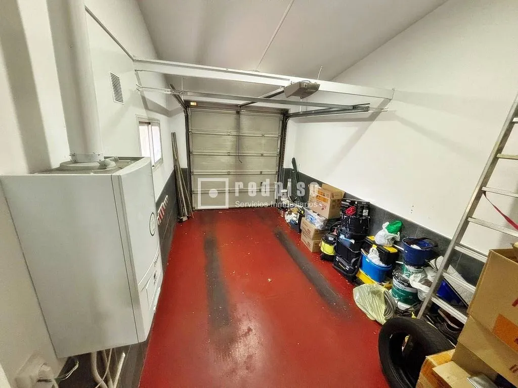 Garaaž - Semi-detached House with Garage in Alovera