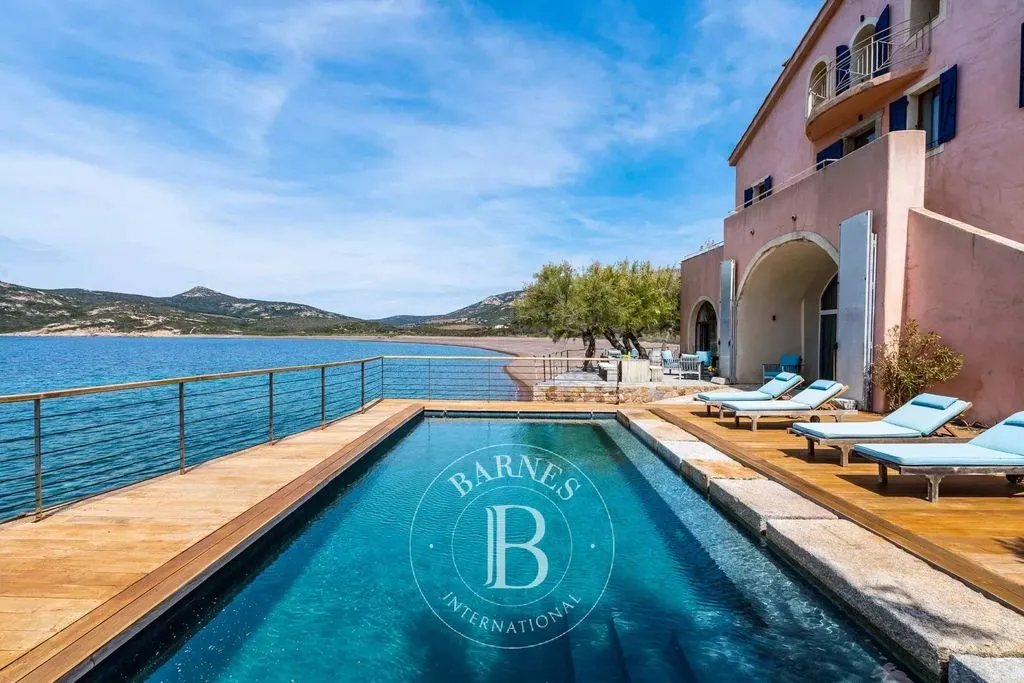 Bassein - Luxury Villa with Helipad near Calvi
