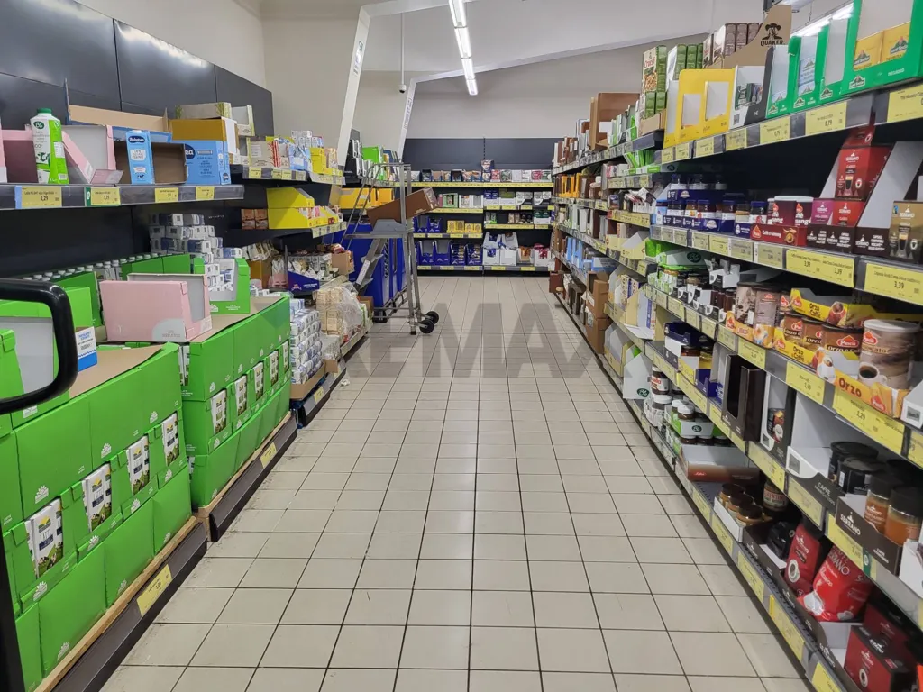 Buanderie - Commercial Space near Villa Gordiani, Rome