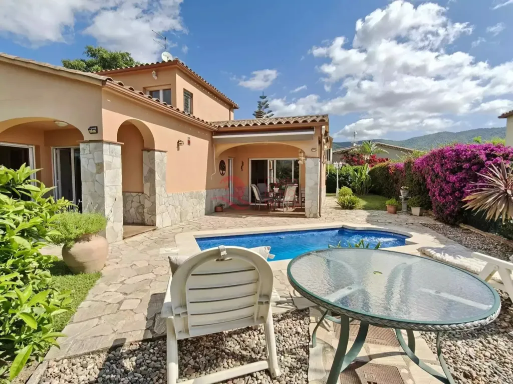 Piscine - Chalet with Sea View in Mas Pere