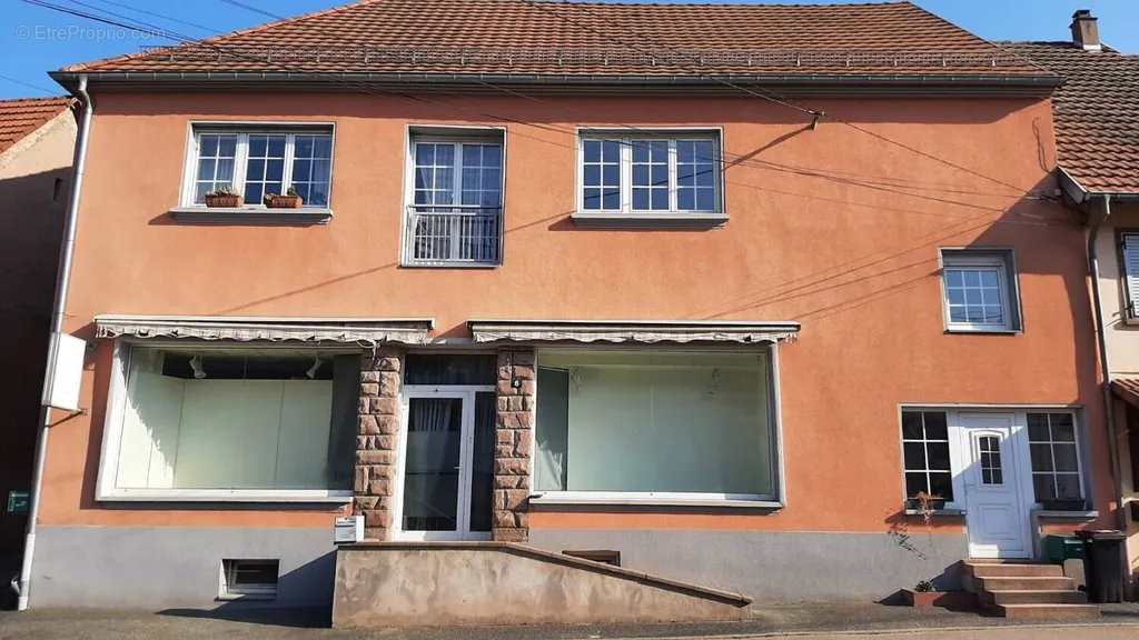 Extérieur - Immeuble de 3 Logements avec Balcon à Soucht