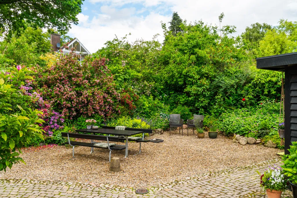 Jardin - Historic Villa with Garden in Svejstrup