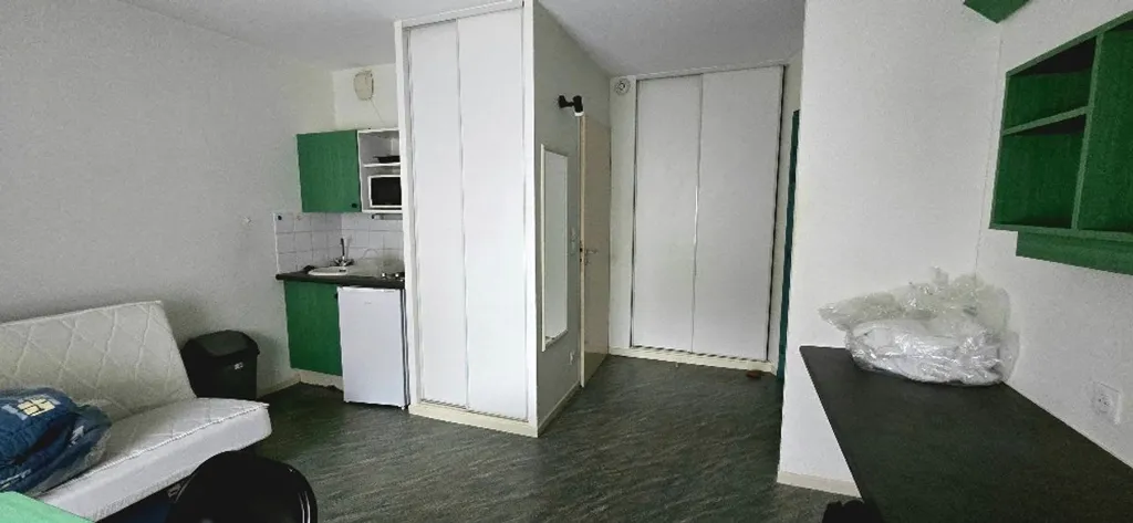 Kitchen - Studio in Student Quarter with Amenities