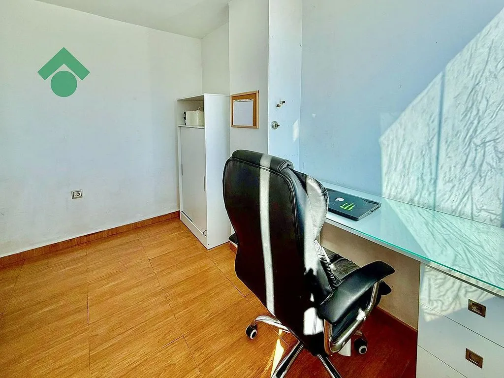 Kabinet - Reformed Flat with Lift in Almuñecar Centre