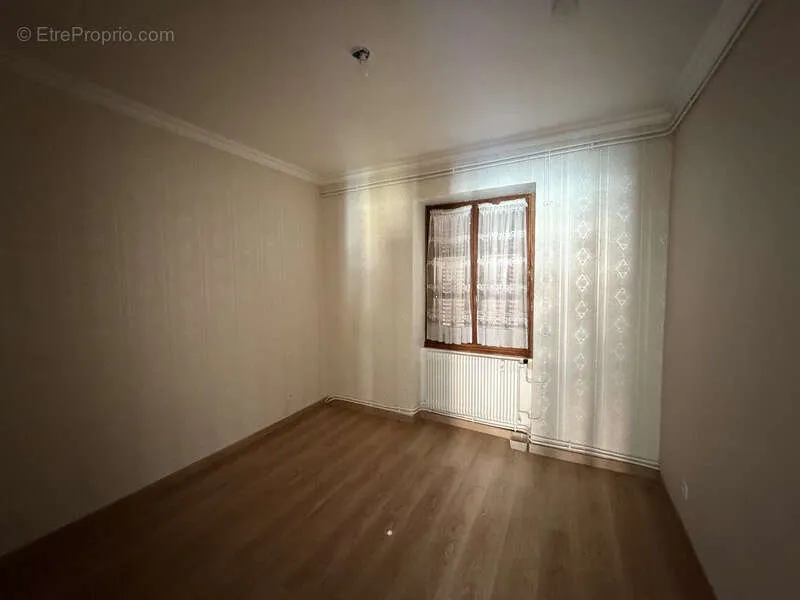 Habitaciones - Apartment with Balcony near Centre, Saint-Claude