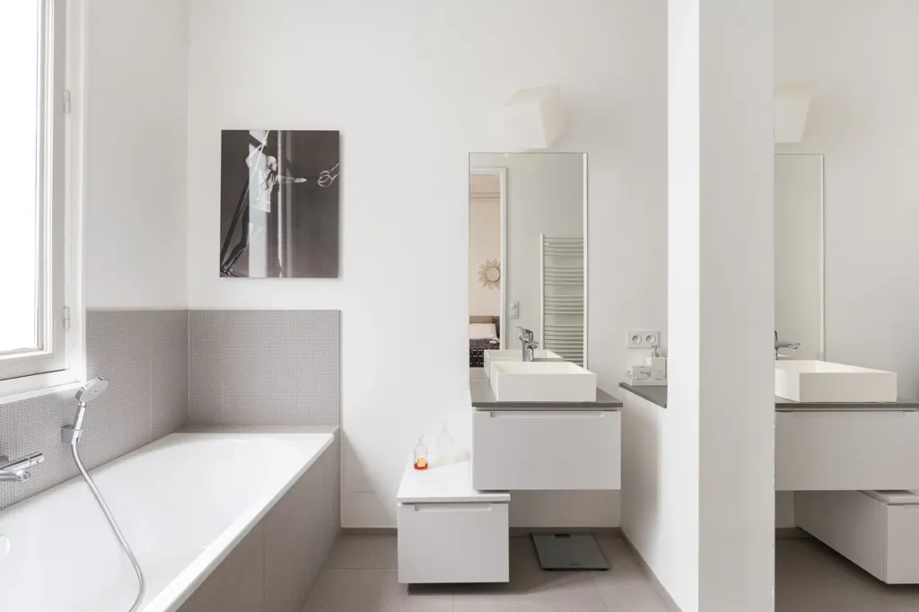 Salles de bain - Appartement Haussmannien avec Vues Est à Paris 16e