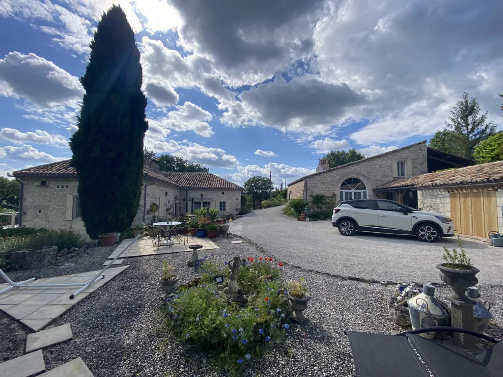 Jardin - Maison en Pierre avec Piscine à Montaigu-de-Quercy