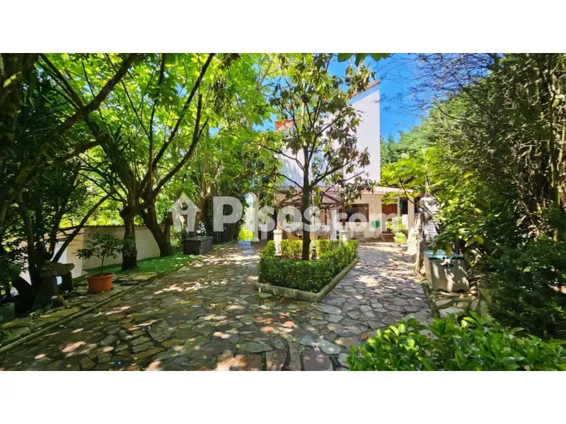 Garden - Independent Villa with Private Pool in Gueñes