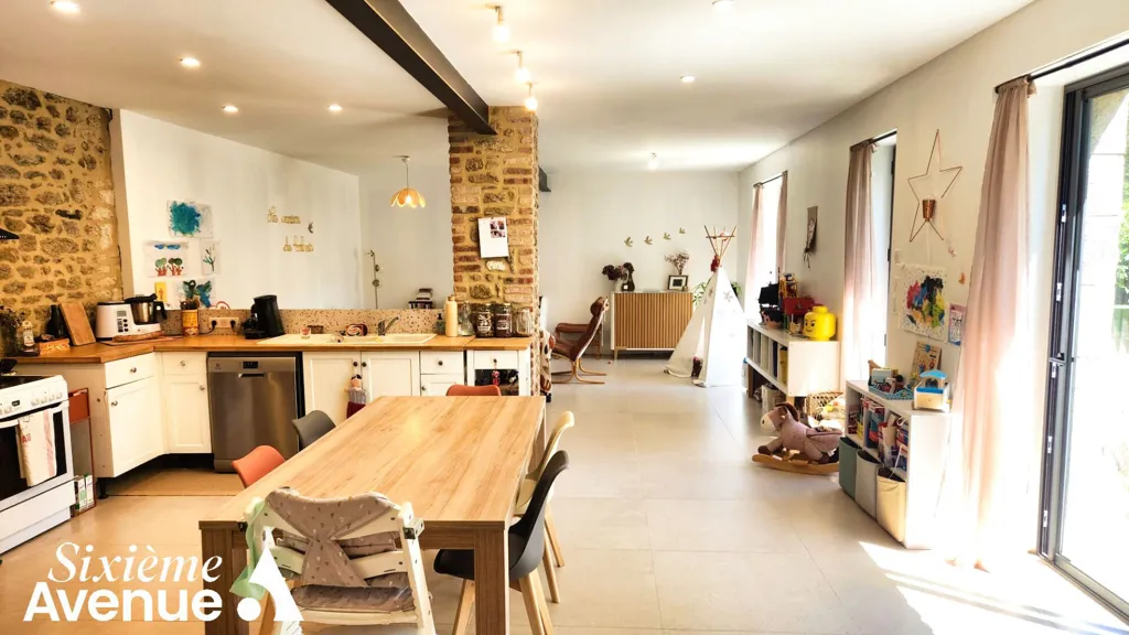 Salle à manger - Maison en Pierre avec Jardin à Saint Coulomb