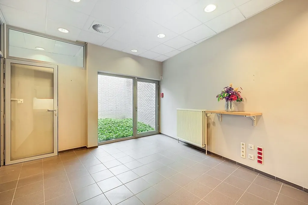 Entrée - Local Commercial Multifonctionnel en Centre-ville d'Oud-Turnhout