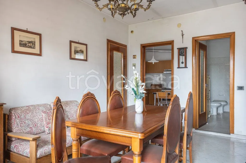 Salle à manger - Colonial House with Balcony in Centallo