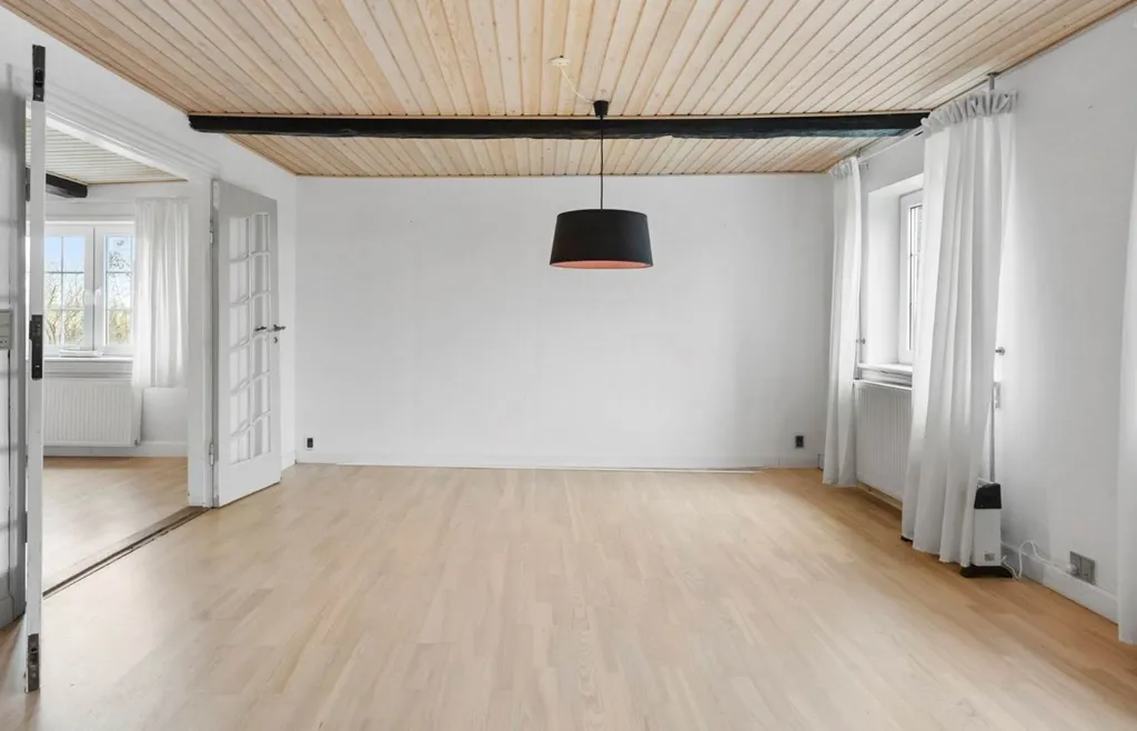 Elutuba - Semi-detached House with Workshop near Maribo