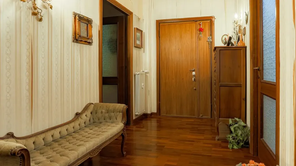 hallway_entrance