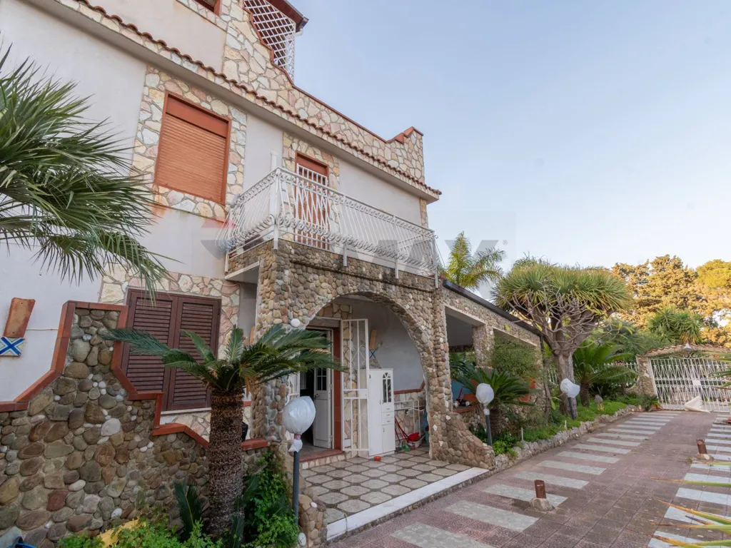 Extérieur - Villa with Garden and Terrace in Carini