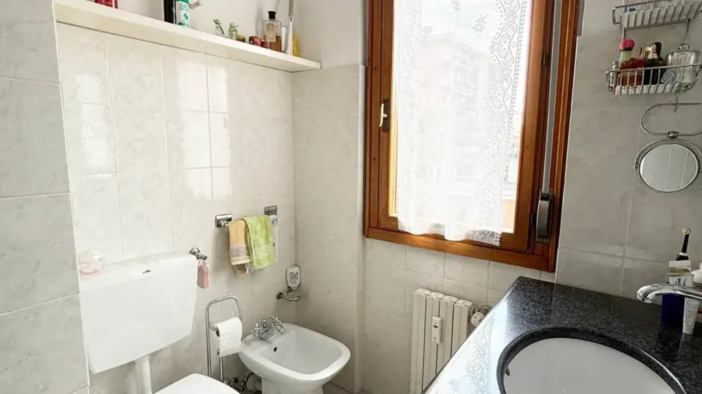 Salles de bain - Apartment with Large Terrace in Isolotto, Florence