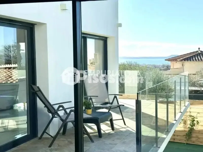 Balcon - Chalet with Private Pool in Carrer de Navarra