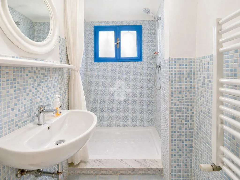 Salles de bain - Characterful 2-Bedroom Flat with Garden in Florence