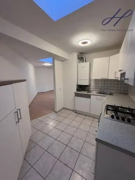 Köök - Charming 1-Bedroom Apartment with Garage in Laxenburg