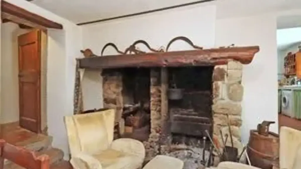 10-room house in IT