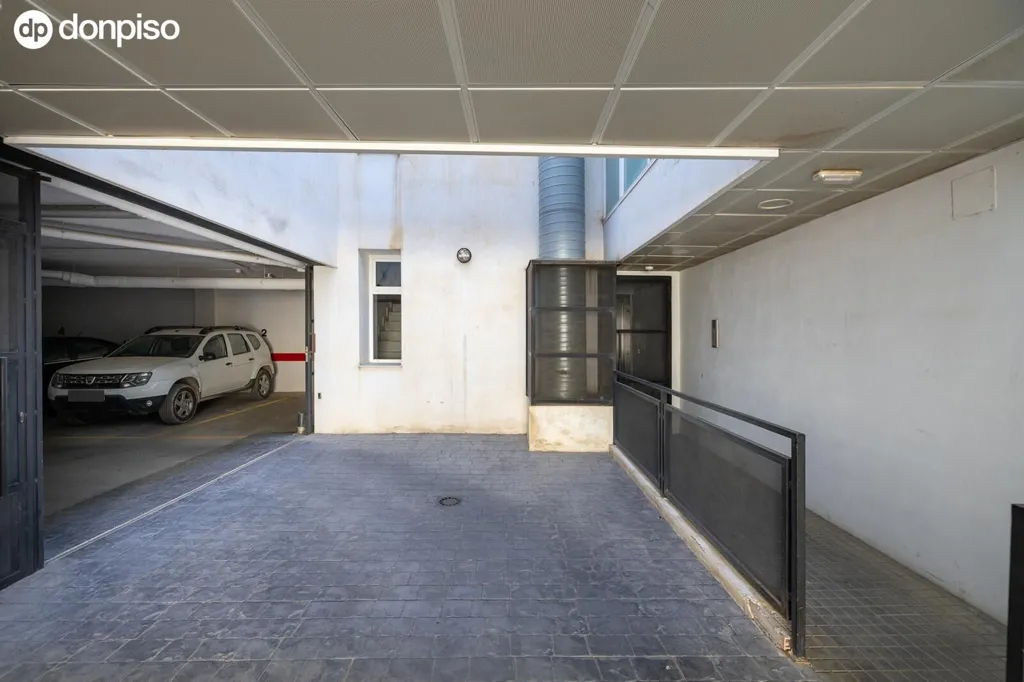 Garaaž - Semi-New Flat with Terrace in Las Gabias