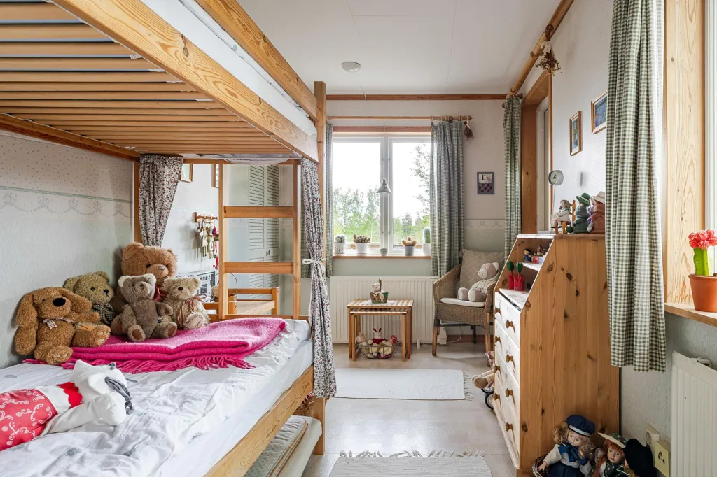 Magamistoad - Charming Cottage with Lake View in Virserum