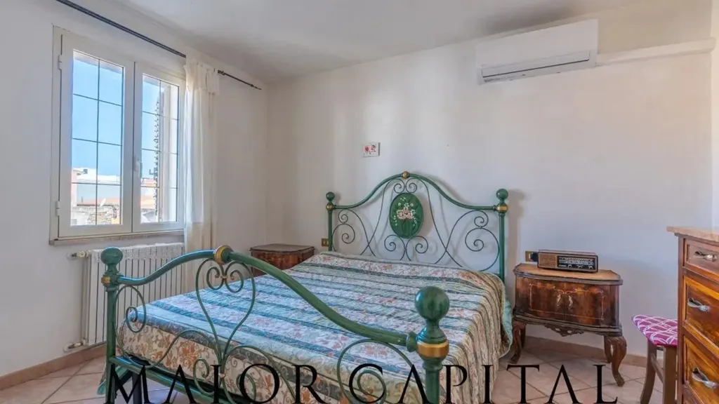 Magamistoad - Two-Level Apartment with Terraces in Torpé