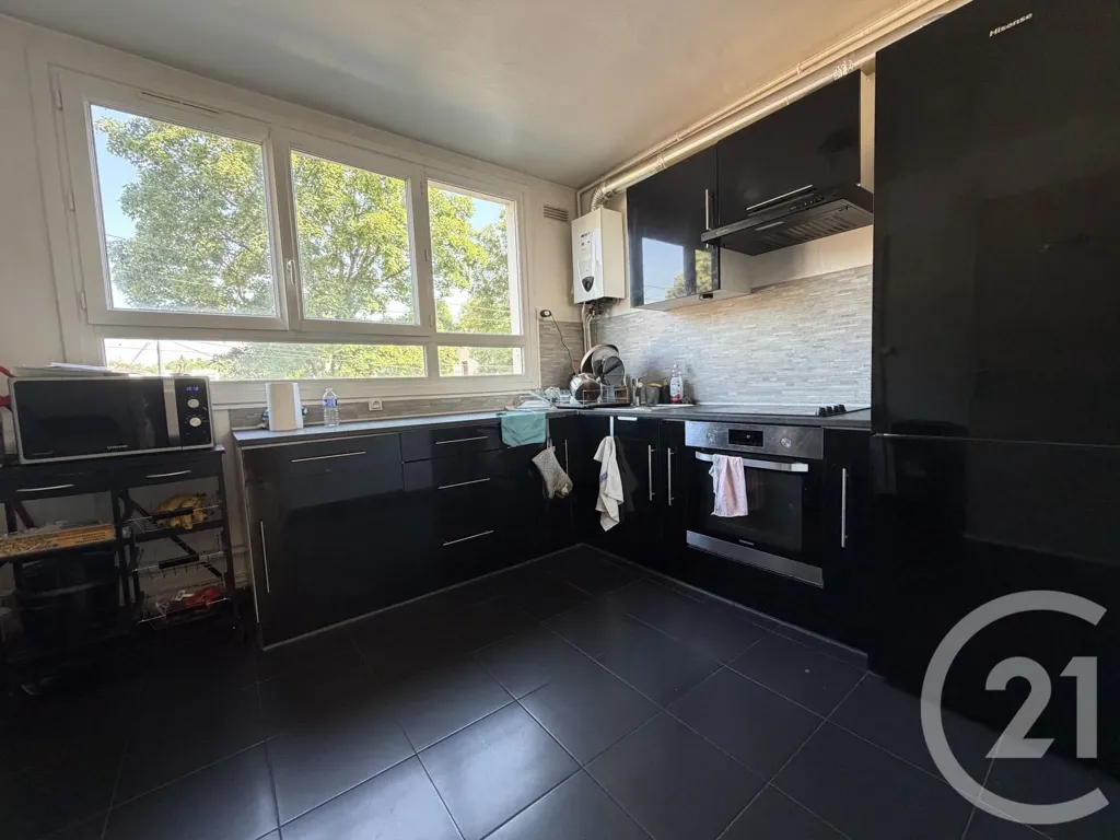 Cucina - 3-Bed Apartment with Parking in Argenteuil