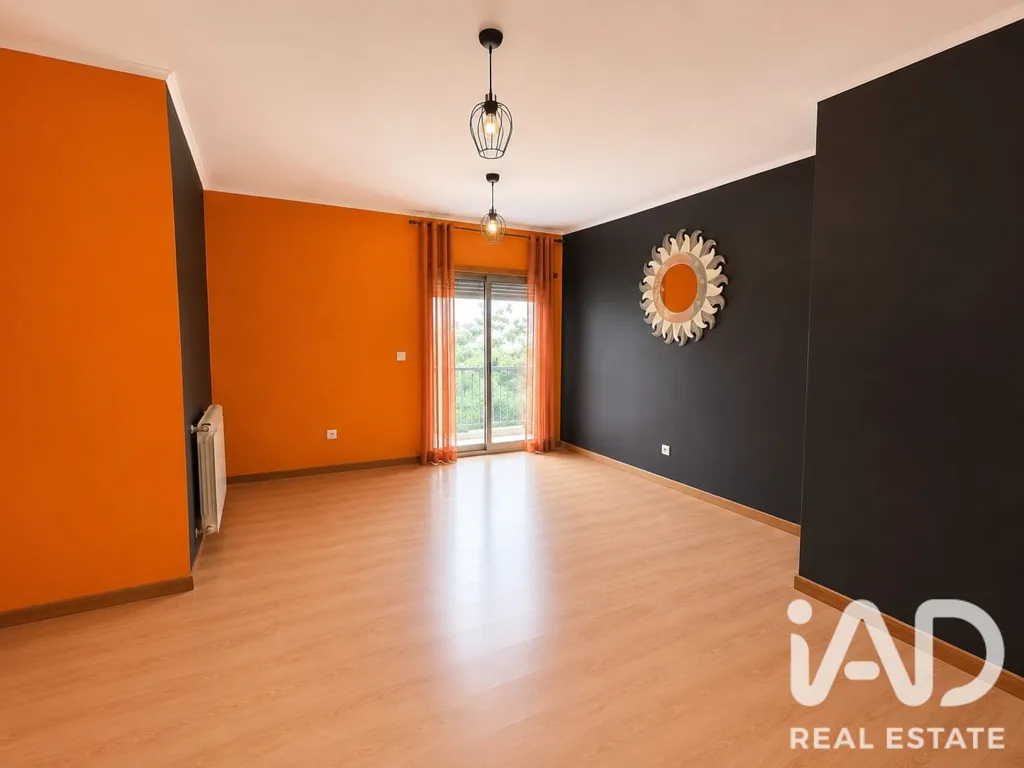 Rooms - T3 Apartment with Private Garage in Santa Comba Dão