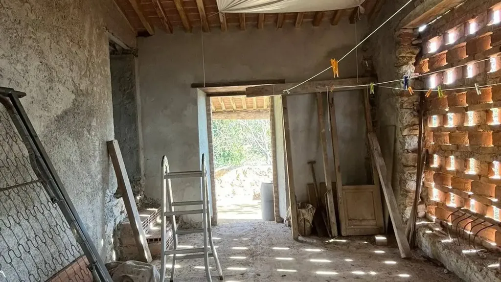 Pièces - Rustic Property with Olive Grove in Lucca
