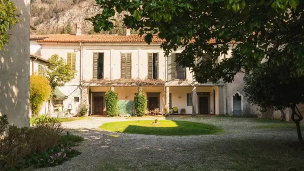 Välivaade - Historic Villa with Tower in Provaglio d'Iseo