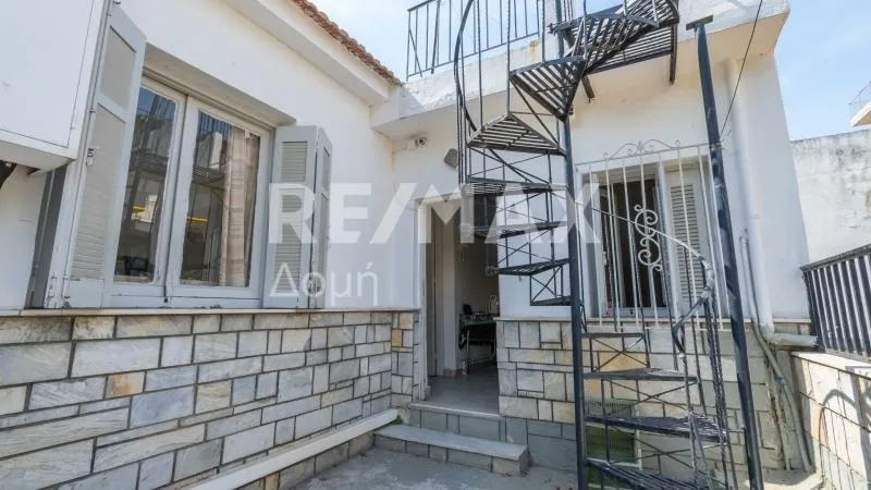 Pièces - Corner House with Large Garden in Nea Dimitriada